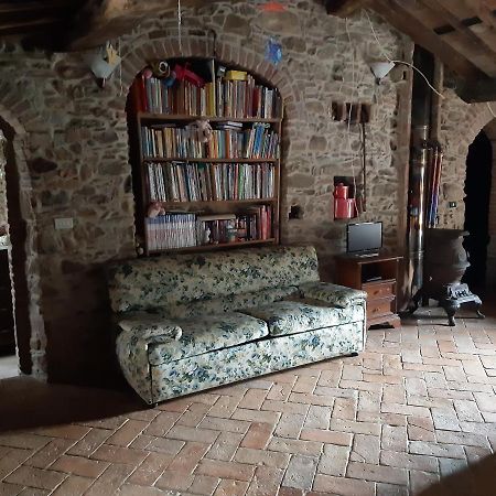 Attic With Balcony At Locanda Del Capo Capannori Dış mekan fotoğraf
